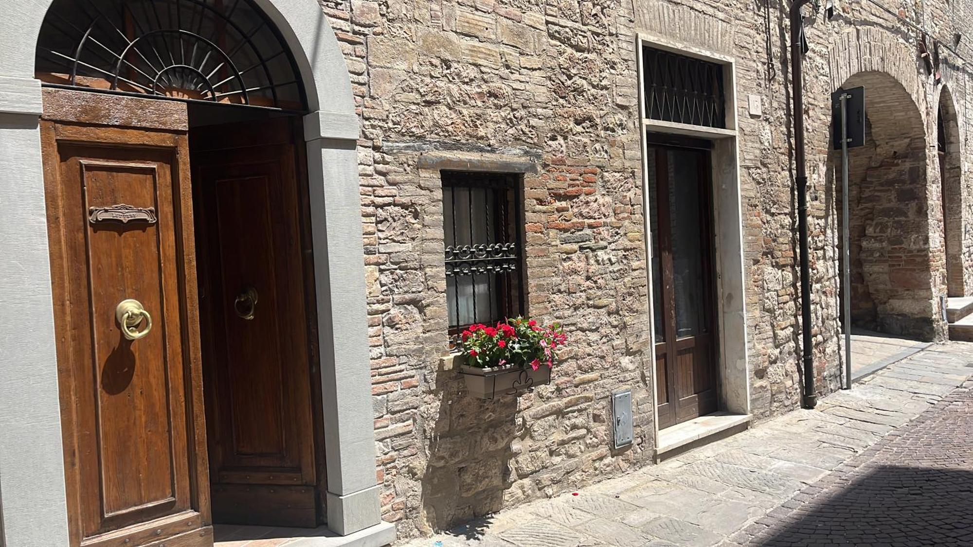 L'Inferno Di Dante Bed and Breakfast Gubbio Exteriör bild